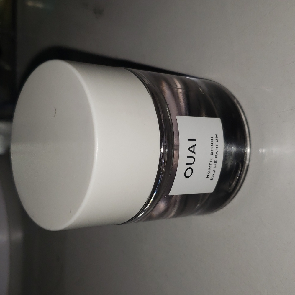 Ouai North Bondi almost new. Been sprayed only a few times! FREE GIFTS INCLUDED